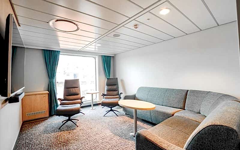 Cruise Gemisi Kabin Mobilaları Konfor ve Fonksiyonellik